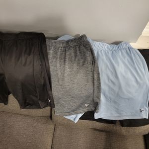 9 pair men's old navy shorts